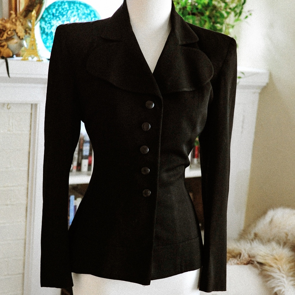Fitted Vintage Black Blazer